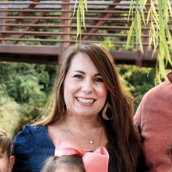 Meet your Posher, Sara - Picture 1 of 1